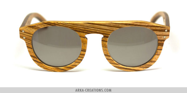 Lunettes de soleil en bois clair