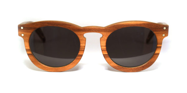 Lunettes de soleil en bois naturel