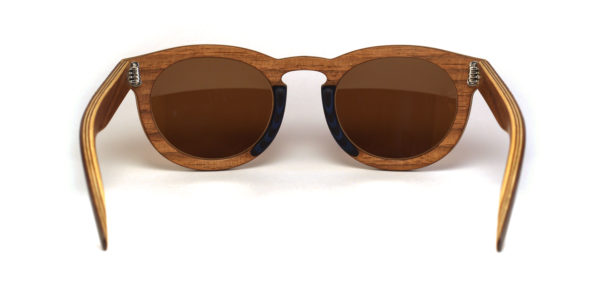 Lunettes de soleil en bois foncé