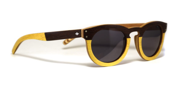 Lunettes en bois foncé et jaune