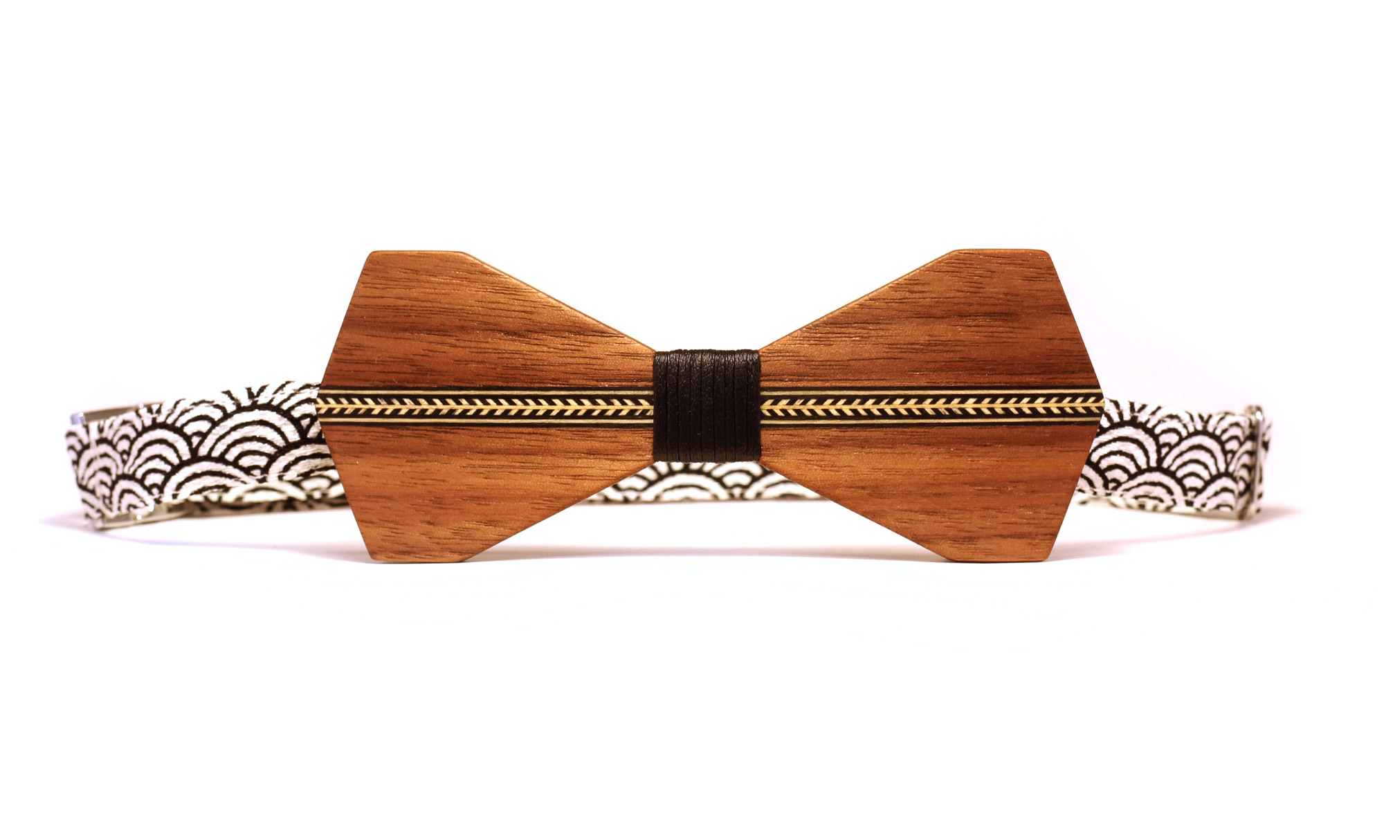 arka_creations_noeud_papillon_en_bois_np5_antonin_tulipier_noyer_marqueterieflechesnoiretblanc_1 Nœud Pap pour Homme