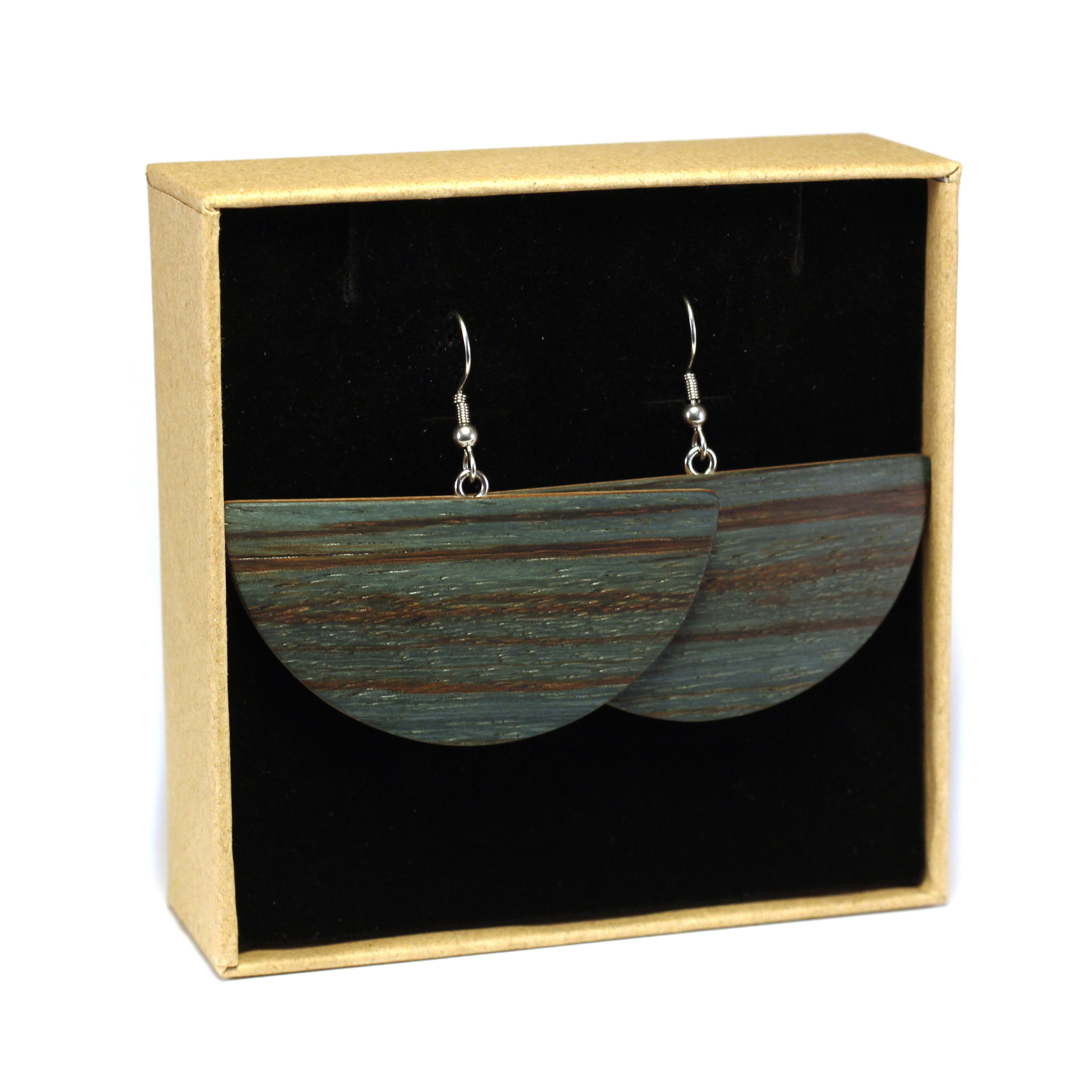 arka_creations_bijoux_en_bois_boucles_doreilles_demicercle_zebranobleu_2 Boucles d'Oreilles en Bois Bleu