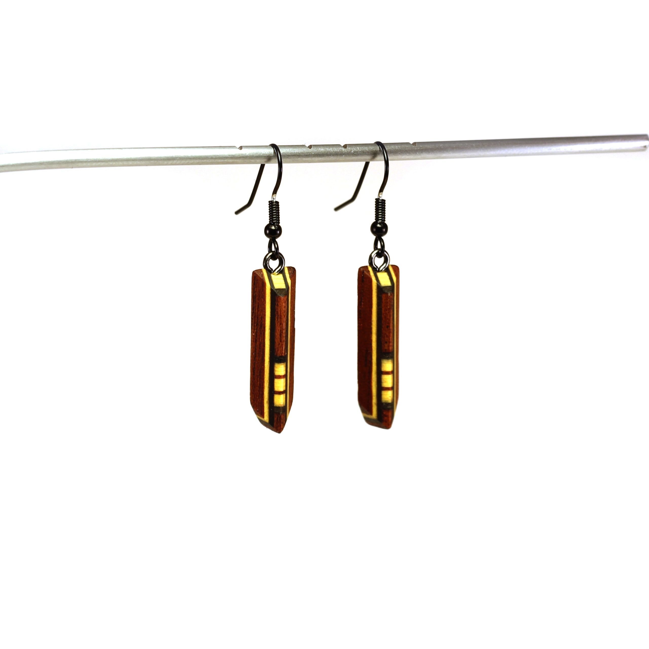 arka_creations_bijoux_en_bois_boucles_doreilles_marqueterie_noir_boisjaune_2 Boucles d'Oreilles Jaunes & Bois