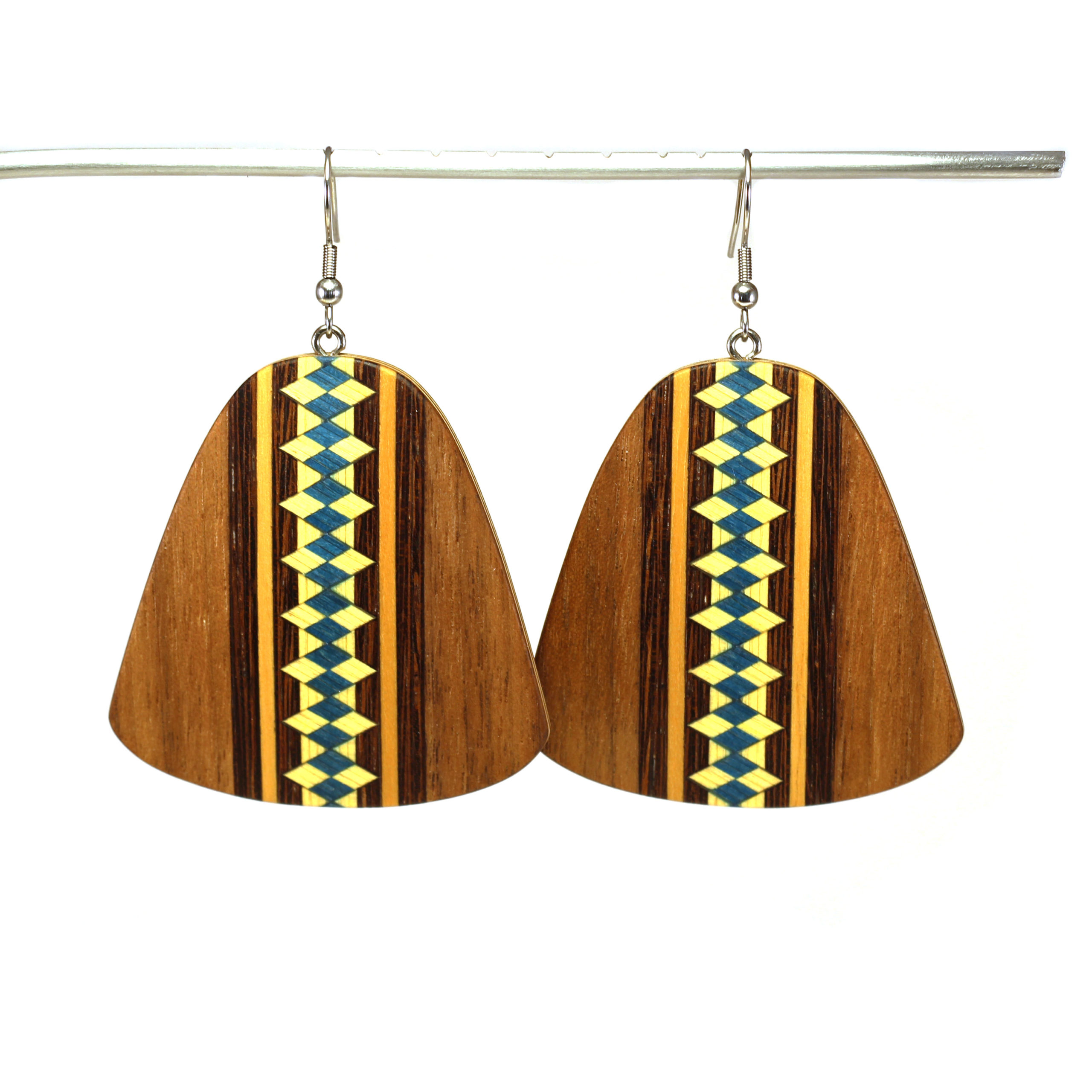 arka_creations_bijoux_en_bois_boucles_doreilles_np2_noyer_marqueterie_1
