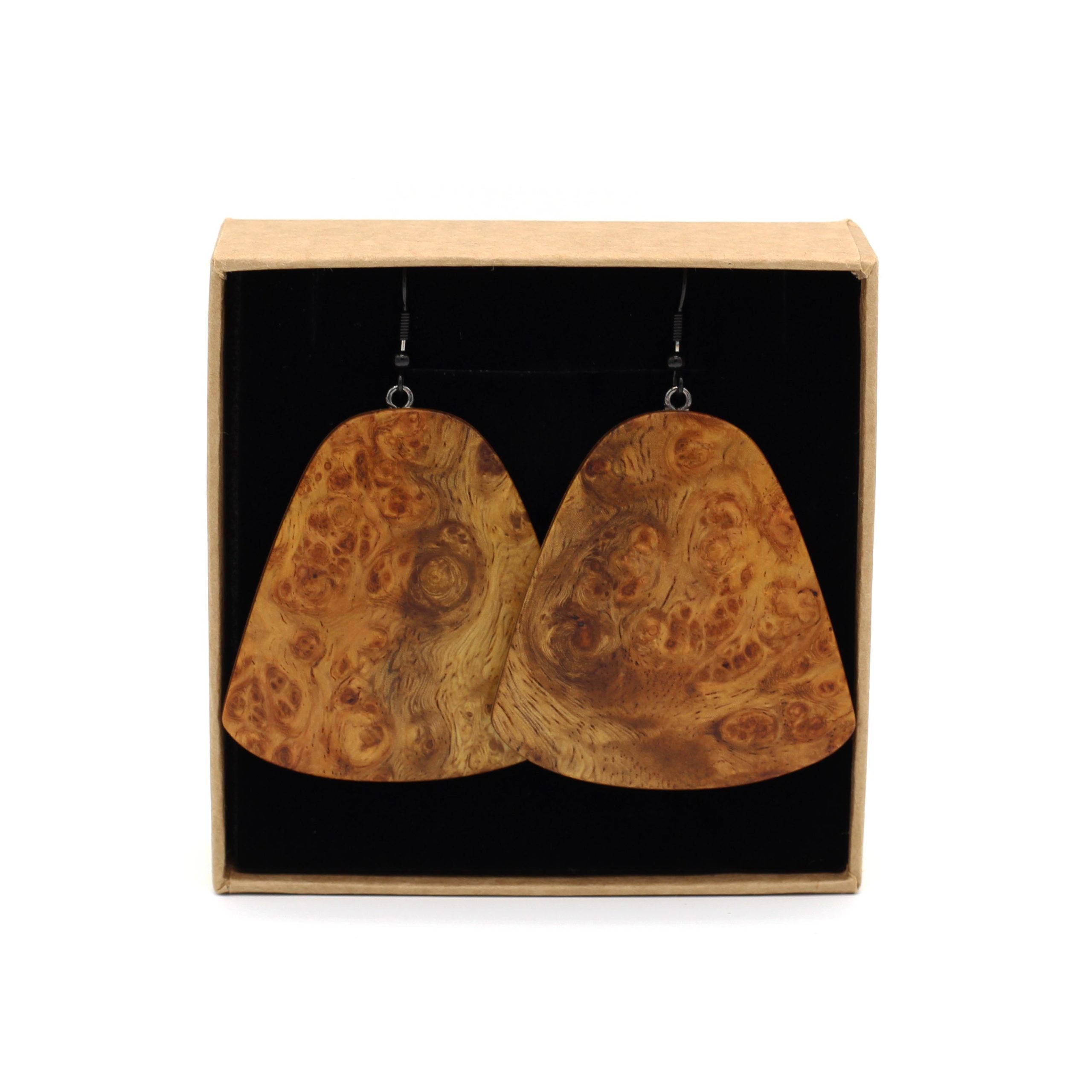 arka_creations_bijoux_en_bois_boucles_doreilles_np5_loupe_amboine_3 Bijoux Boucles d'Oreilles en Bois