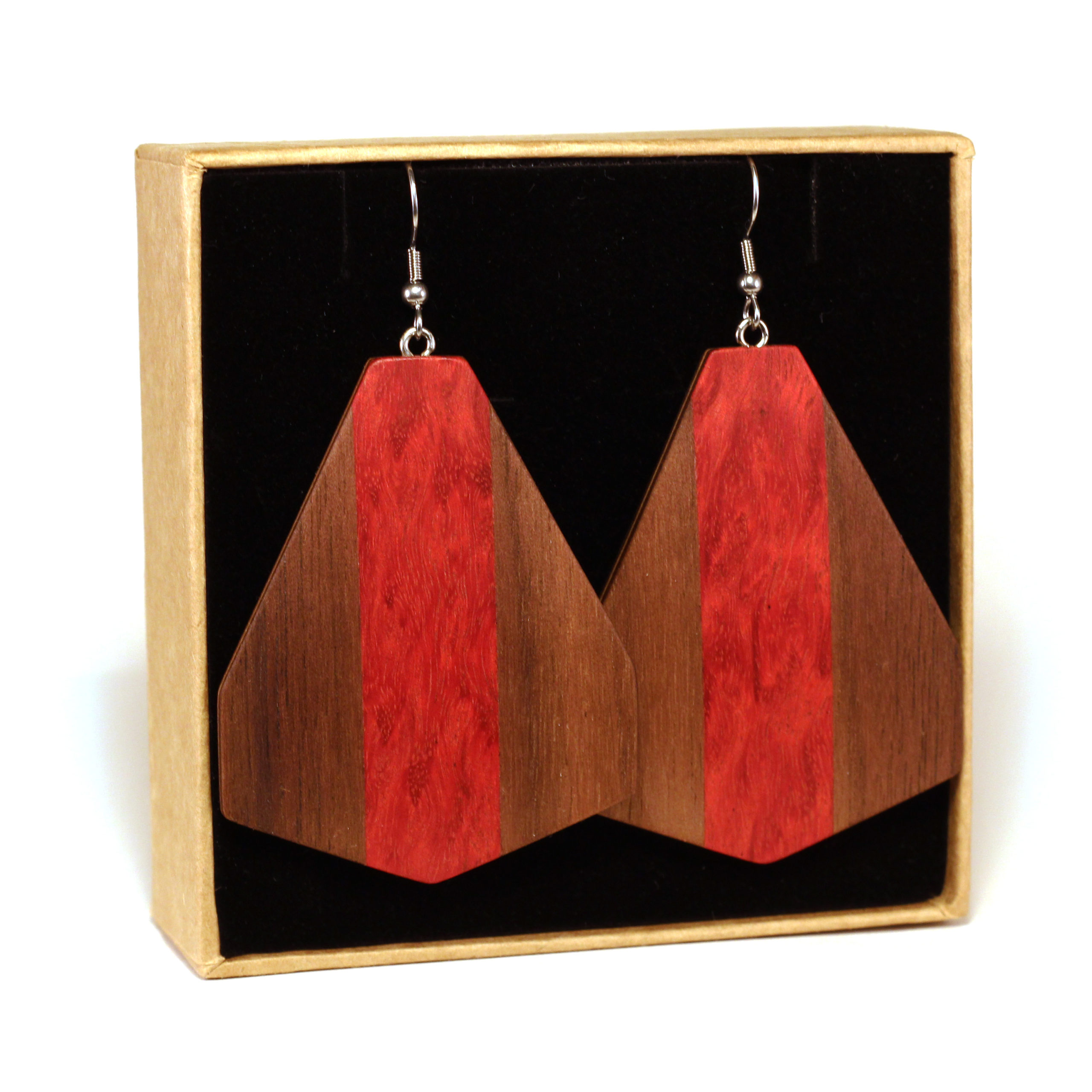 arka_creations_bijoux_en_bois_boucles_doreilles_np5_noyer_eucalyptusrouge_2 Boucles d'Oreilles Rouges et Bois