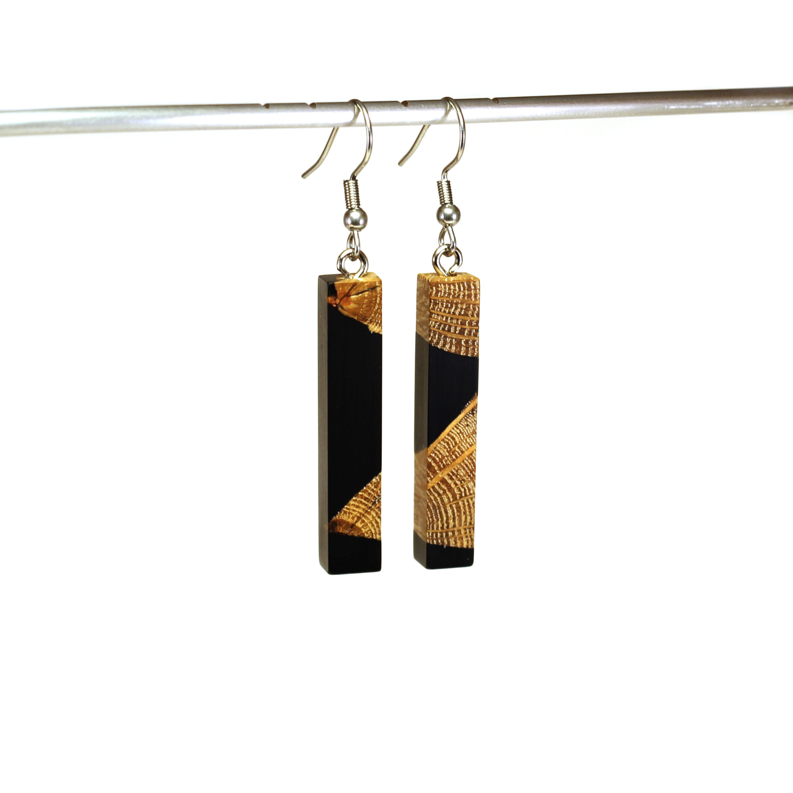 arka_creations_bijoux_en_bois_boucles_doreilles_resine_argent_noirbois_2 Boucles d'Oreilles Bois et Résine