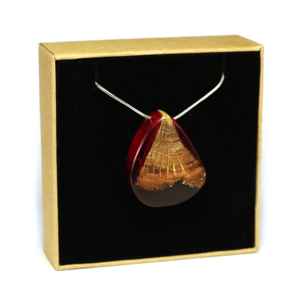 Collier en Bois & Résine Rouge