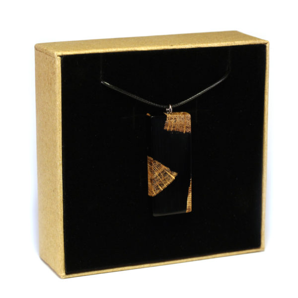 Collier en Bois & Résine Noire