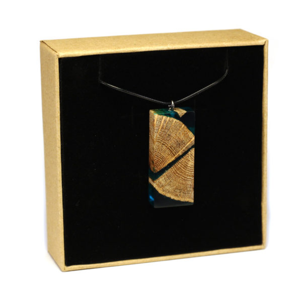 Collier en Bois & Résine Bleue