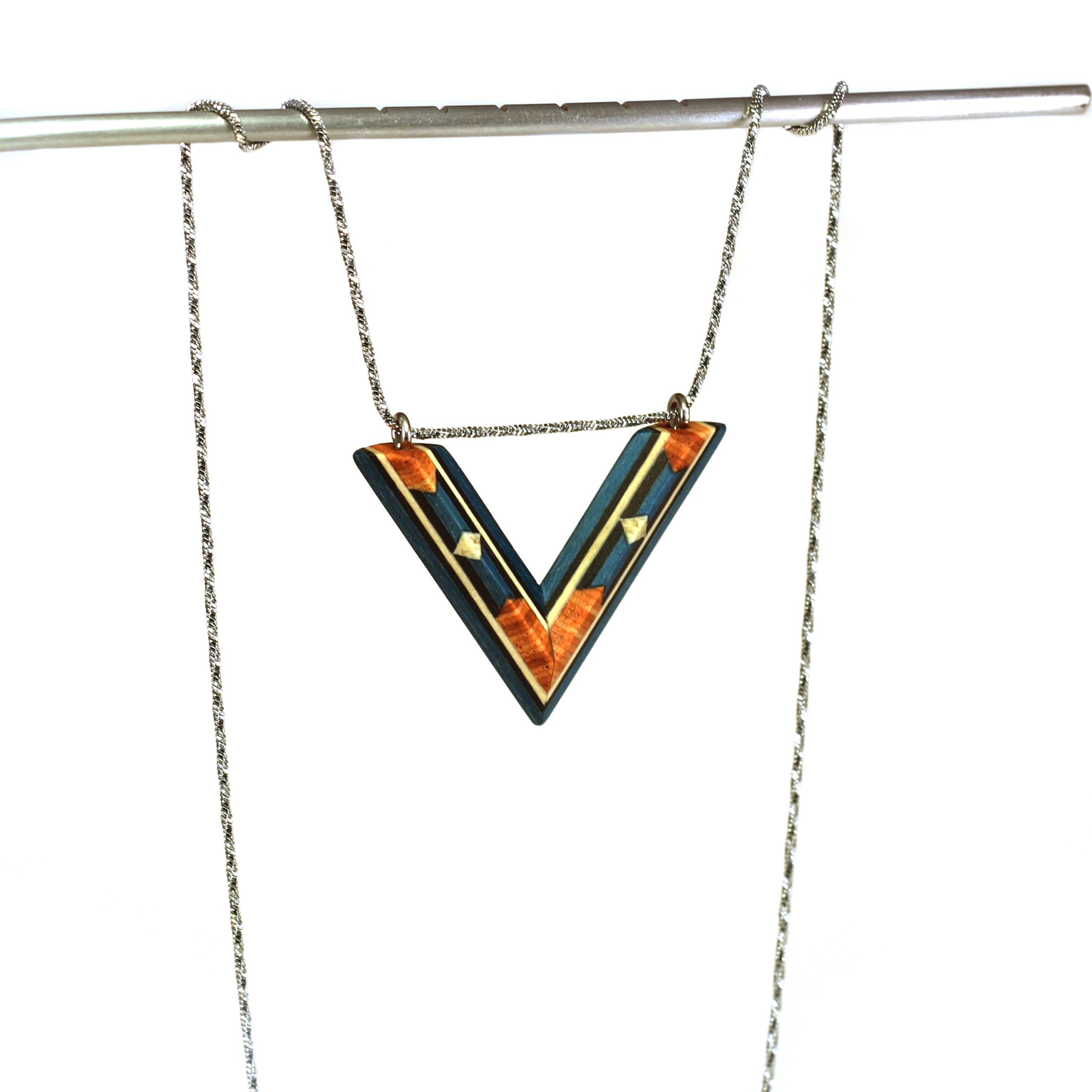 Collier Pendentif en Bois Bleu