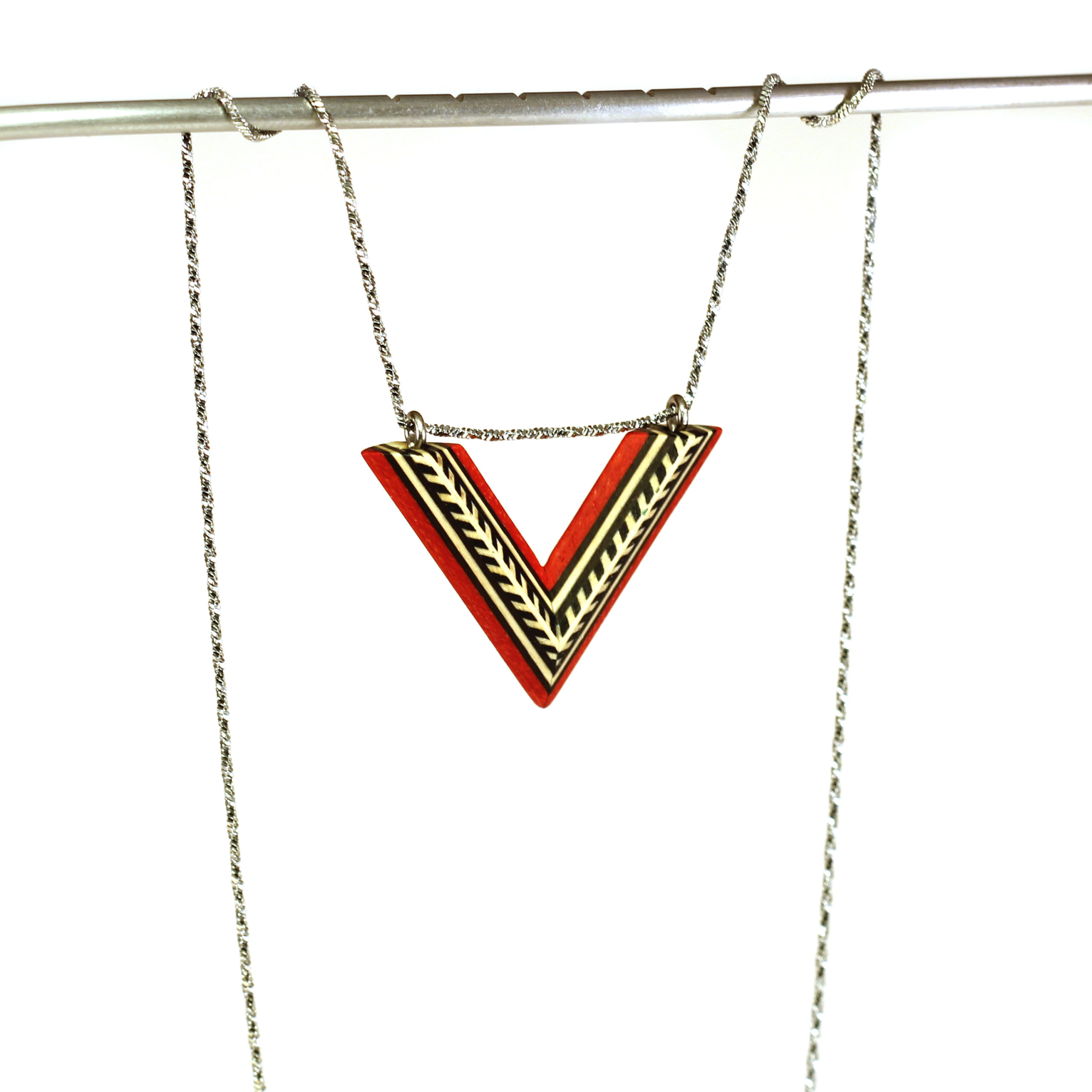 Collier en Bois Rouge & Noir