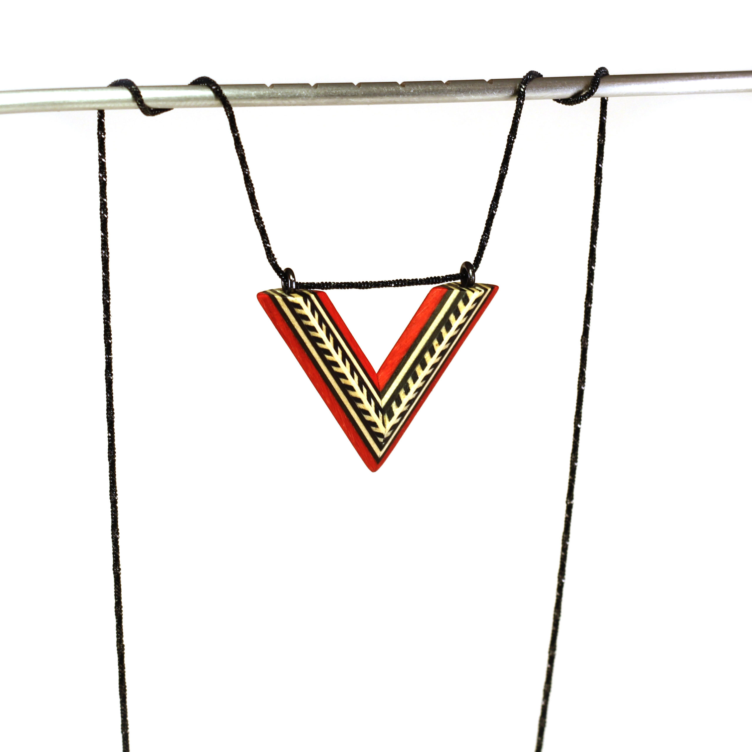 Collier en Bois Rouge & Noir