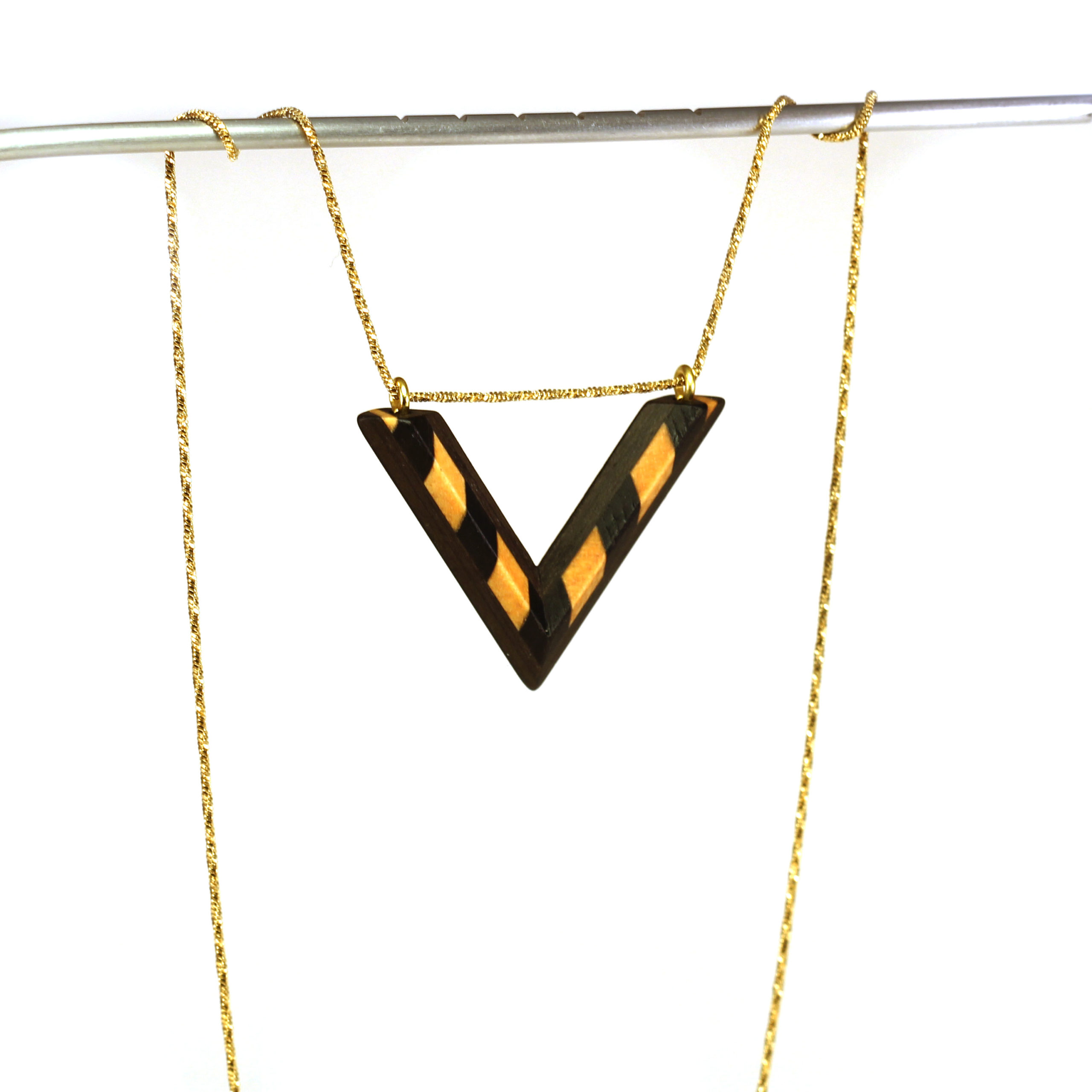 Collier Pendentif En Bois